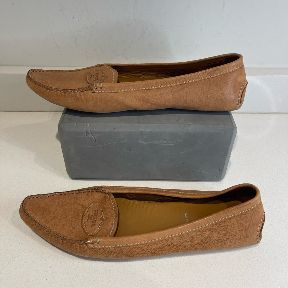 Prada Women's Tan natural leather pointed flats Loafers sz EU 40, US 9